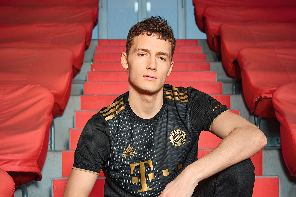 意甲半场：霍伊伦破门，那不勒斯1-0尤文（意甲上半场：霍伊伦破门，那不勒斯暂以1-0领先尤文）