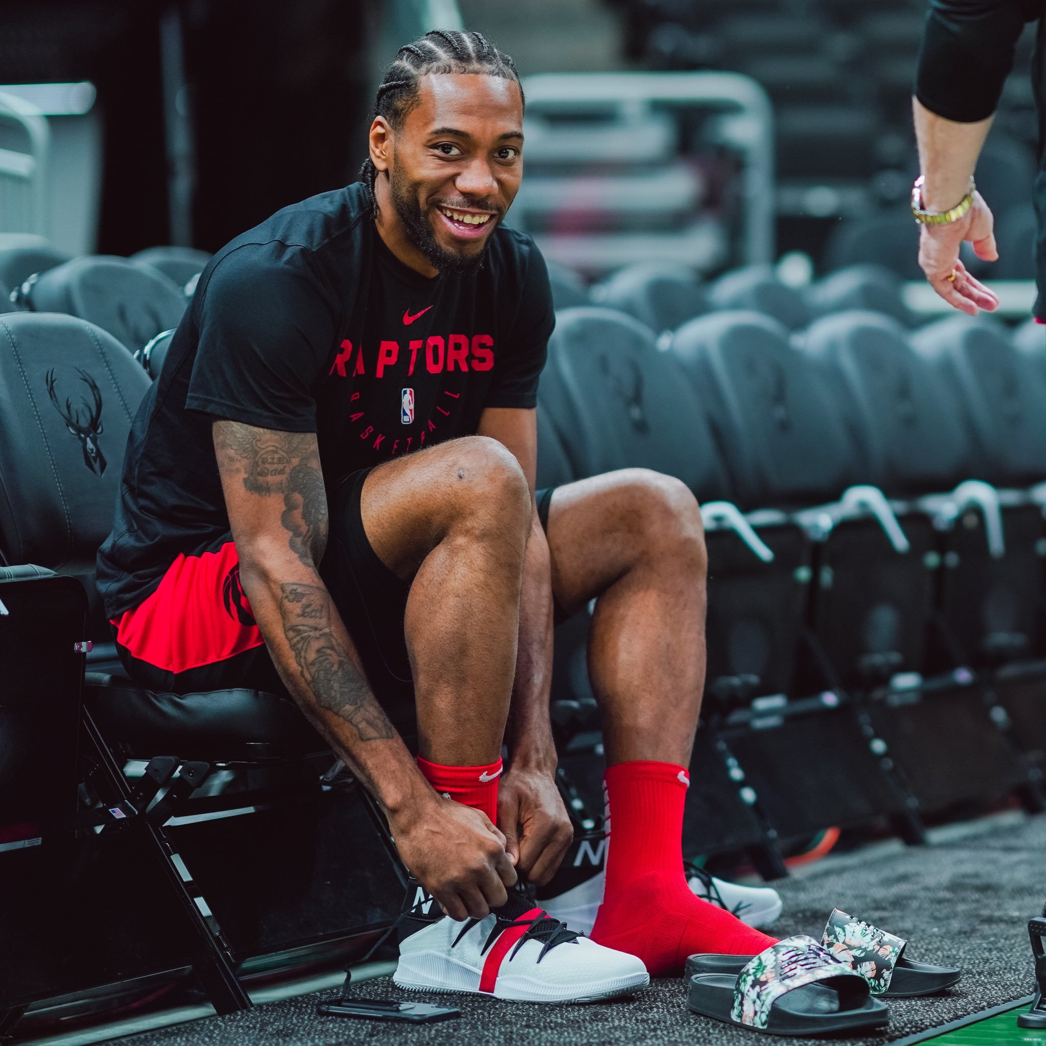 明日迎战火箭！大洛：我相信全队都已为明天的比赛做好了准备（明日对阵火箭，大洛信心十足：球队已备战就绪）