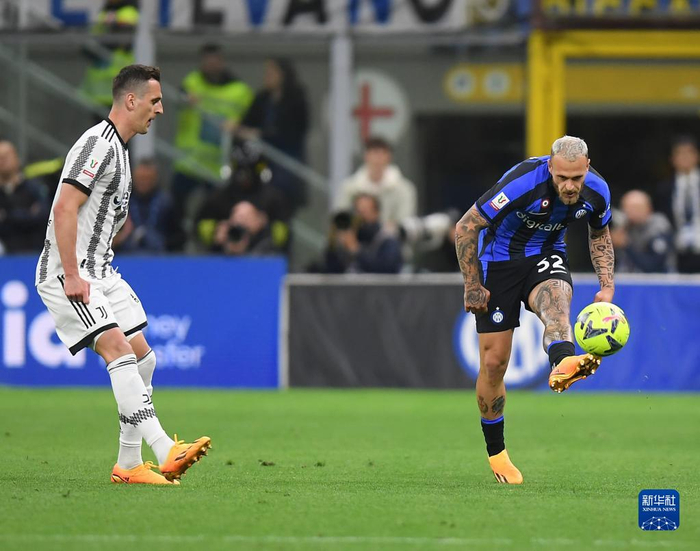 拉波尔塔：相信1C许可证本月获得，诺坎普容量将扩大至60000（拉波尔塔：预计本月获批1C许可，诺坎普将扩容至60000人）