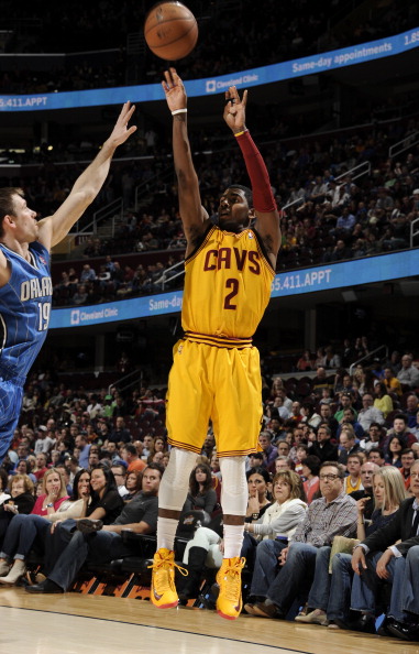 王钰栋三线作战不停歇，中超、U21联赛及国字号密集出战压力巨大（王钰栋连轴三线出击：中超、U21与国字号密集登场压力陡增）