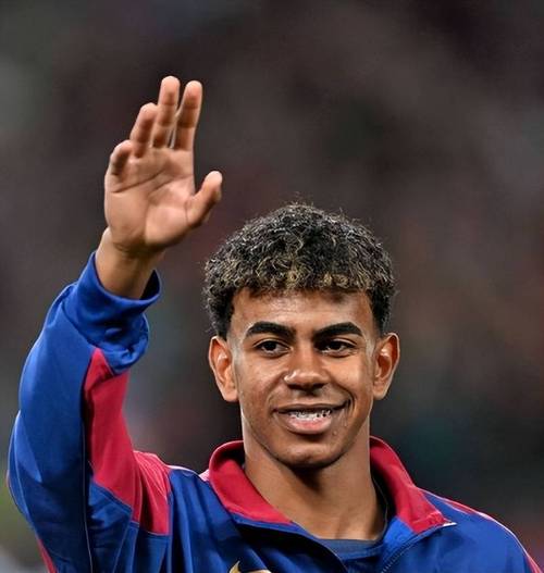 有前科！图雷上轮联赛蹬踏直红葬送好局，今日非洲杯遗憾飞点（曾有前科！图雷上轮联赛蹬踏直红断送优势，今夜非洲杯点球遗憾失手）