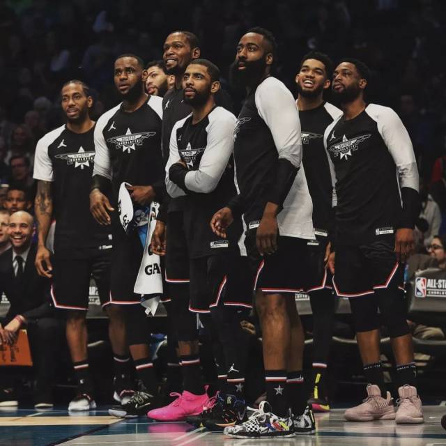 球队防守端硬度提升，连场零封对手（防线愈发稳固，已实现连场零封）