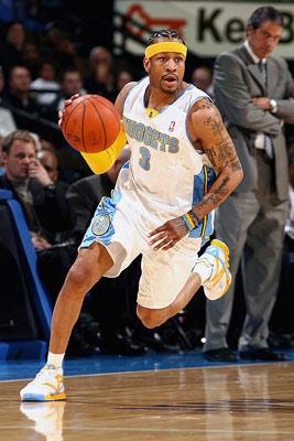 太阳主帅：布克已恢复训练，正朝着好的方向发展（太阳主帅称布克已重返训练，恢复进展良好）