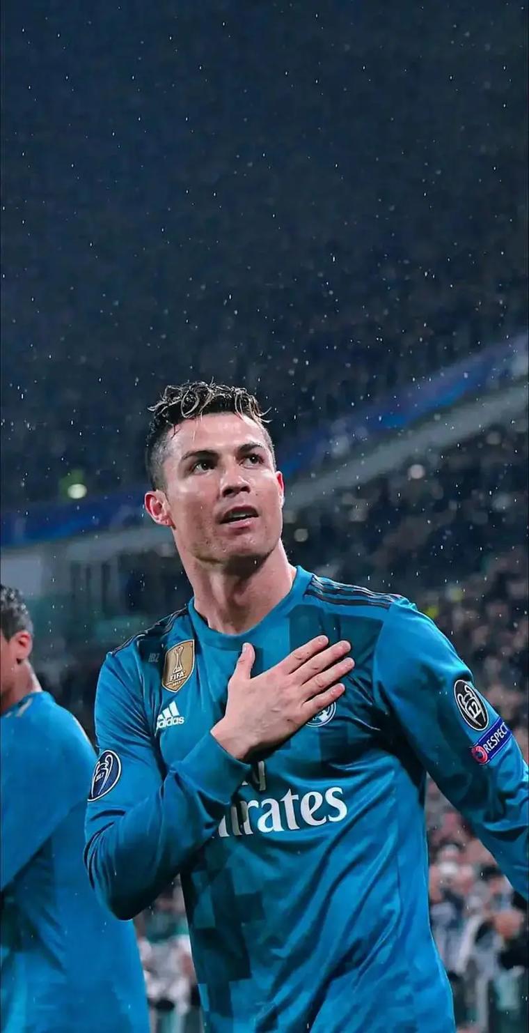 切尔西本赛季英超15轮调整46人次首发，比上赛季同期多了11次（英超前15轮，切尔西已更换46次首发，较上季同期增加11次）