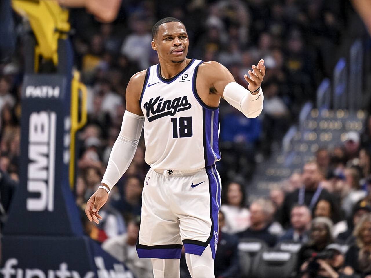 世体：小西蒙尼遭毕包球迷严重辱骂，已被西甲联盟记录在案（世体：小西蒙尼遭毕尔巴鄂球迷恶意辱骂，西甲联盟已予备案）