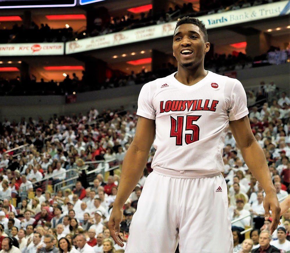 西媒曝亚马尔夜店通宵聚会：参加者不准带手机，女孩可进包厢（西媒称亚马尔通宵赴夜店：现场禁带手机，女性可入包厢）