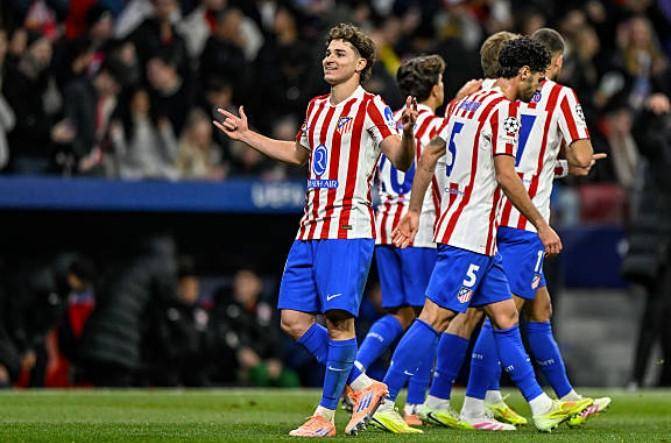 马克西的全面表现，成为球队的关键人物（马克西全能发挥，成球队核心力量）