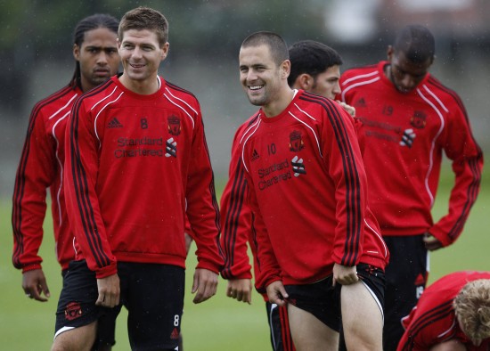 地上足球：偷溜诺坎普释放回归信号？解析梅西为何必重回巴萨（地上足球：突访诺坎普是回归暗示？深析梅西缘何注定重返巴萨）