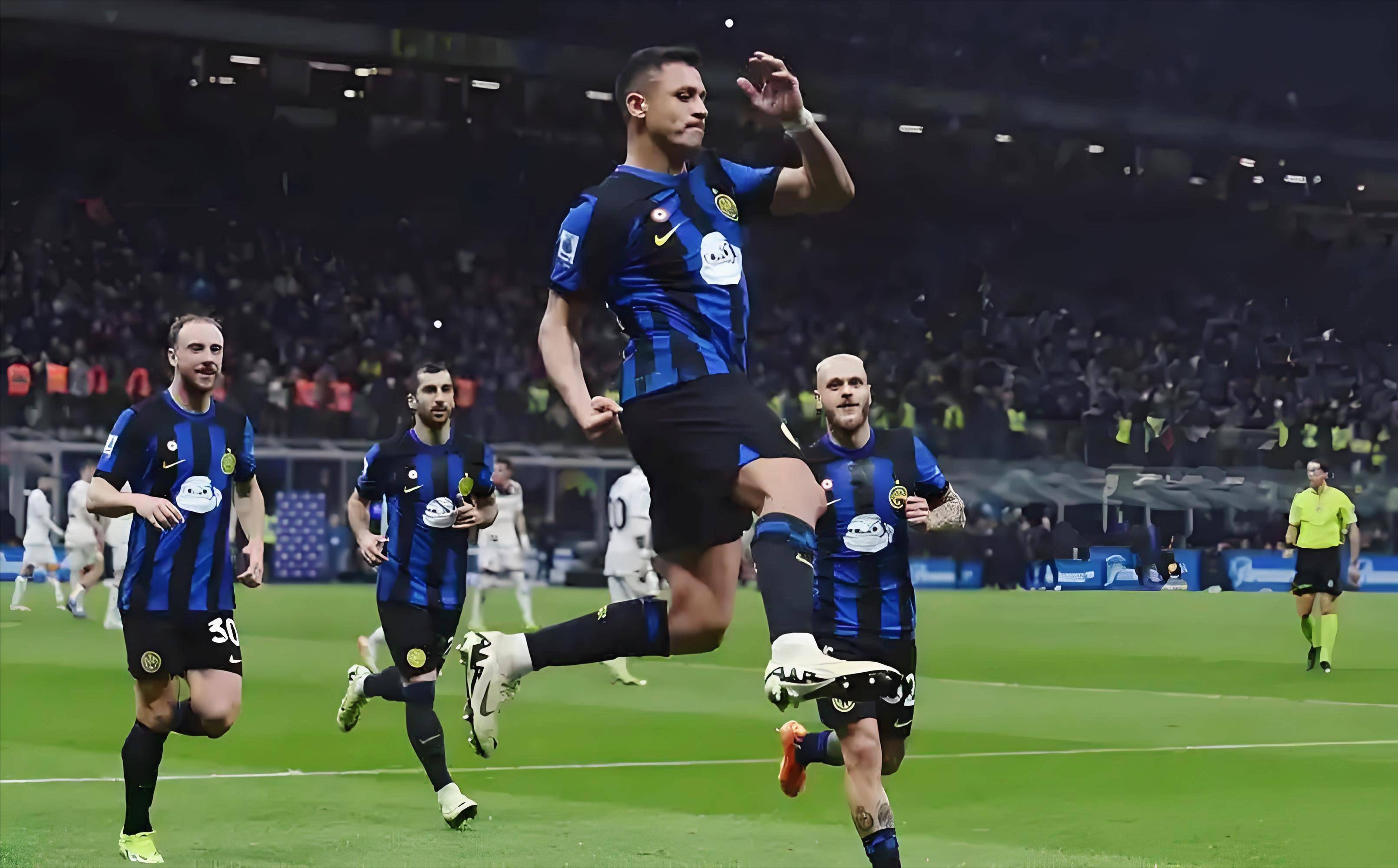 足球中超后卫世界级解围登上热搜（中超后卫上演世界级解围冲上热搜）