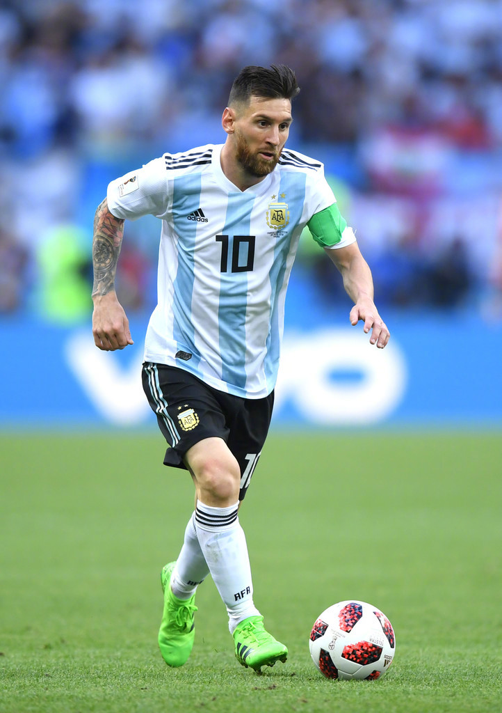 意媒：黄潜考虑买断那不勒斯租将拉法-马林，皇马握有回购权（意媒：黄潜或买断租自那不勒斯的拉法-马林，皇马仍握回购权）