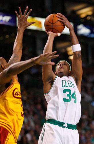 阿斯：巴萨和拜仁都有意桑托斯后卫索萨，后者被誉为新马塞洛（阿斯报：巴萨与拜仁竞逐桑托斯后卫索萨，被誉为新马塞洛）