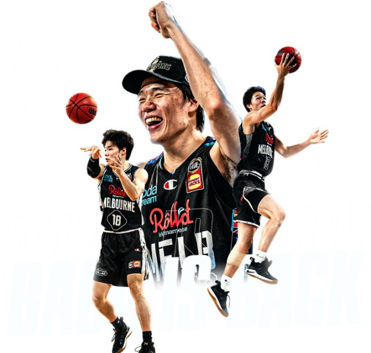 没有技巧全是感情，弗兰克告别演讲深情演唱《月亮代表我的心》（弗兰克告别演讲：不靠技巧，深情献唱《月亮代表我的心）