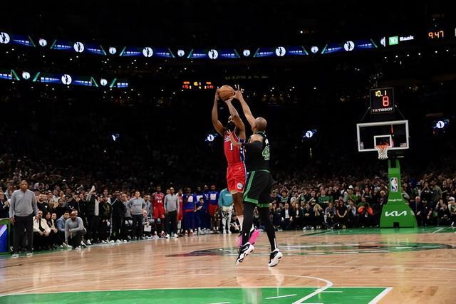 斑马队长，洛卡特利达成尤文生涯200场里程碑（洛卡特利迎来尤文生涯第200场，斑马队长再添里程碑）